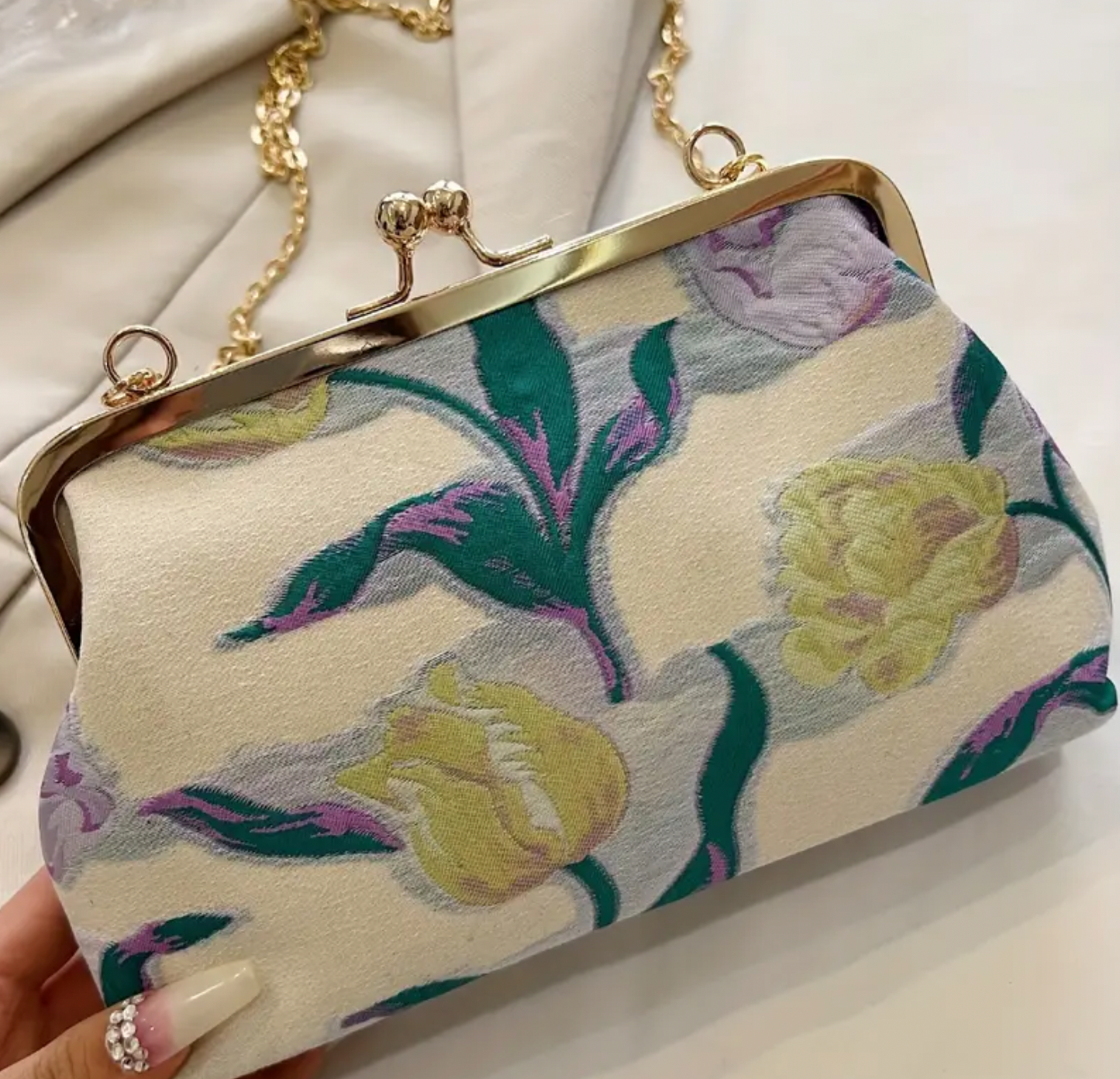 Tulip Embroidered Kiss-lock Crossbody