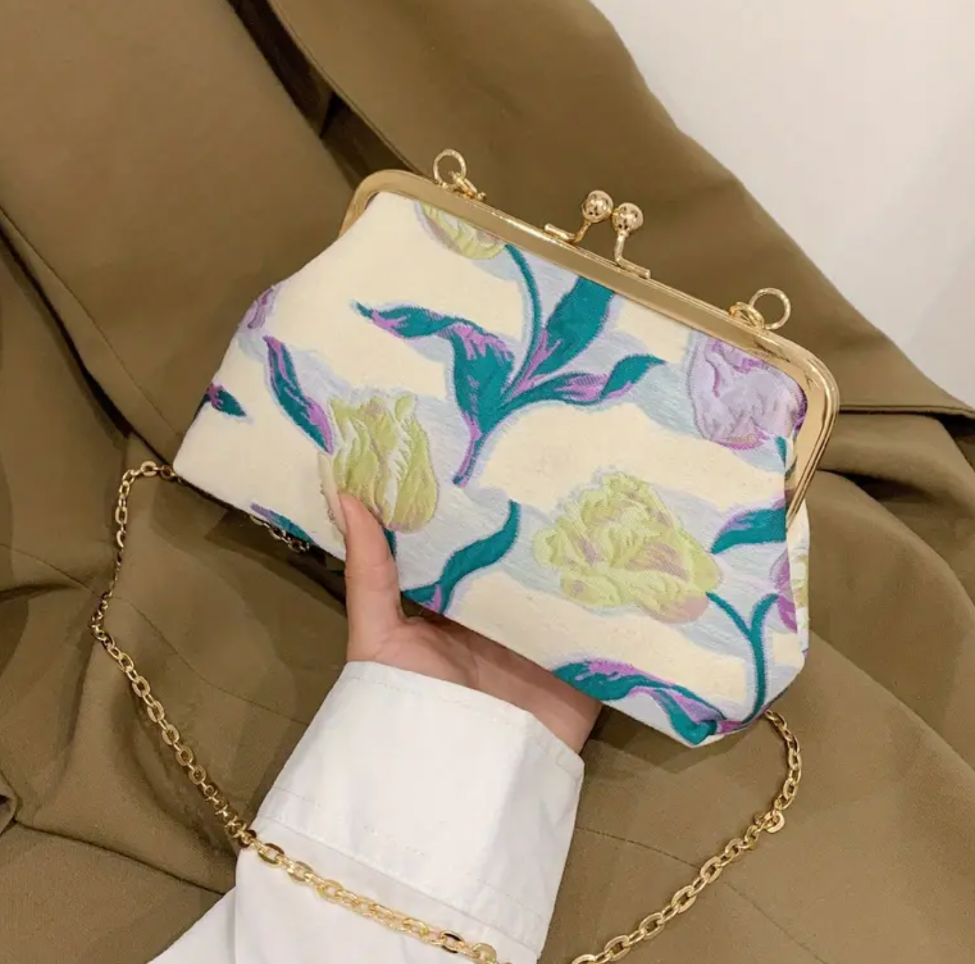 Tulip Embroidered Kiss-lock Crossbody
