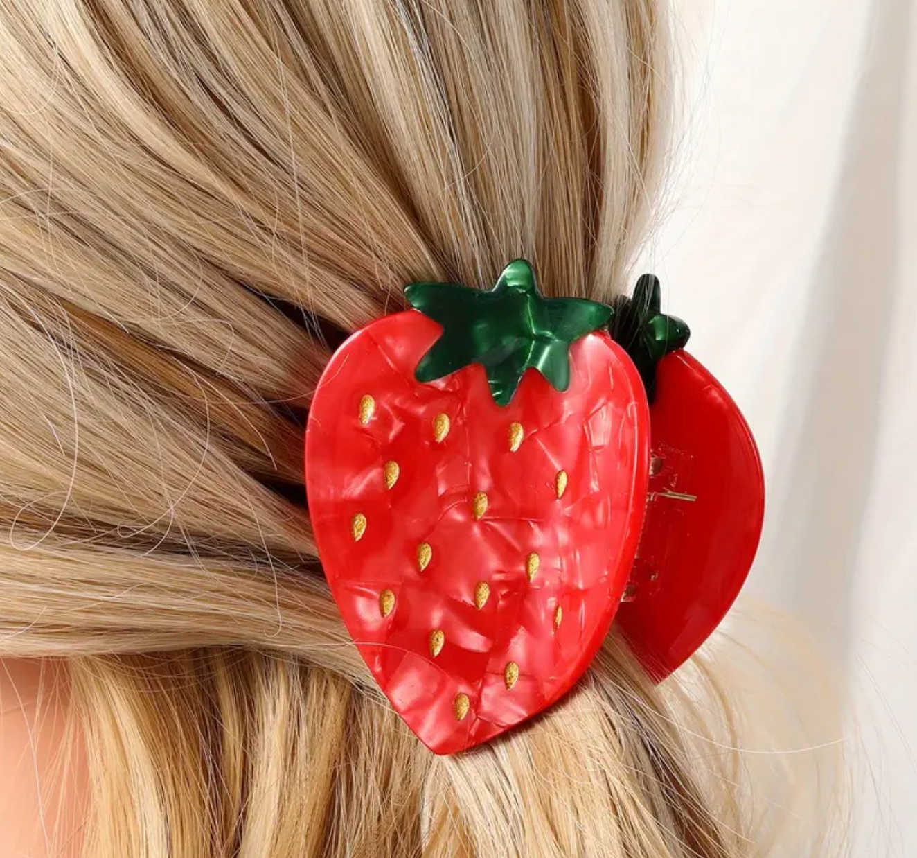 Strawberry Hair Claw