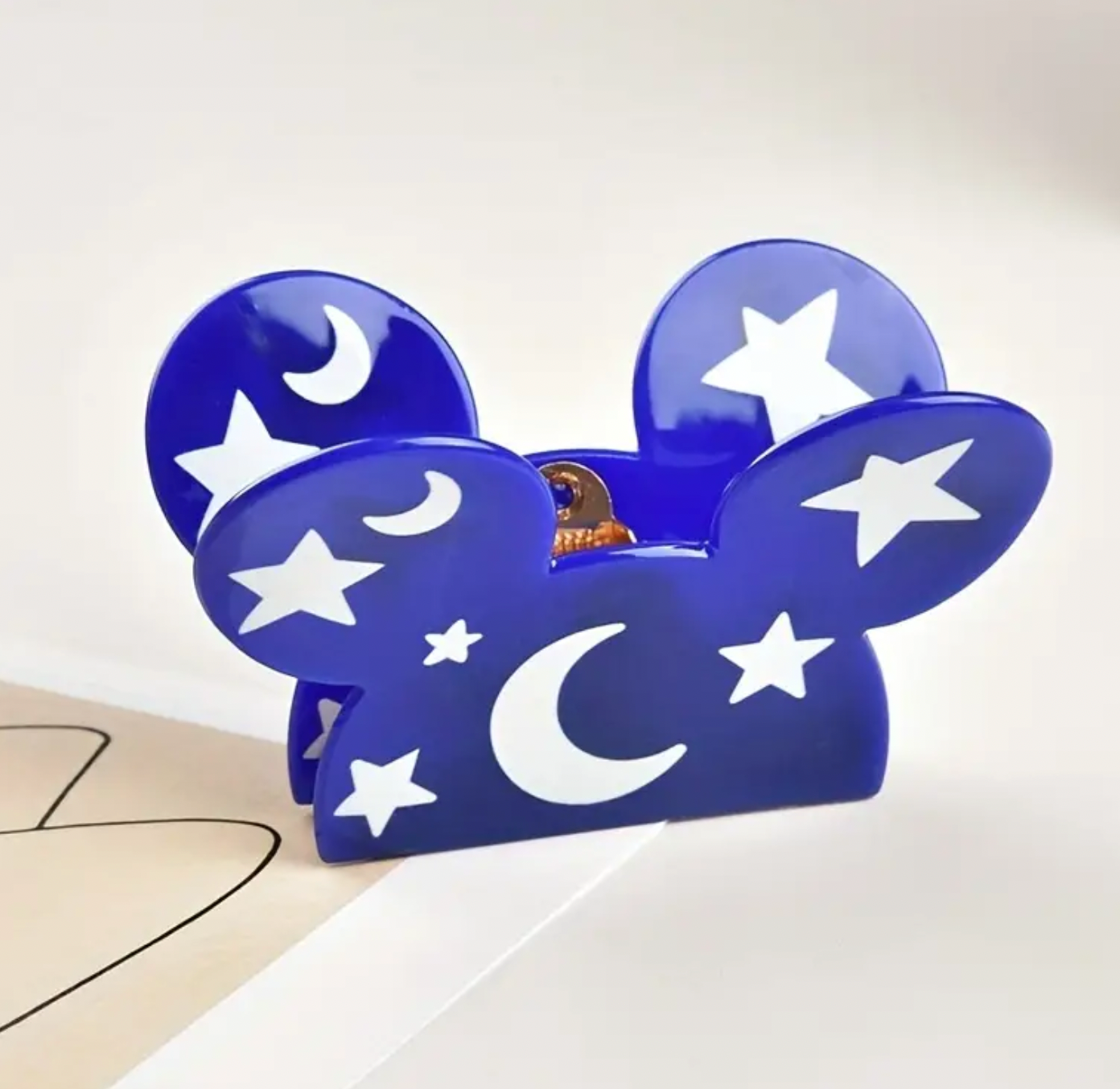 M. Mouse Hair Claw