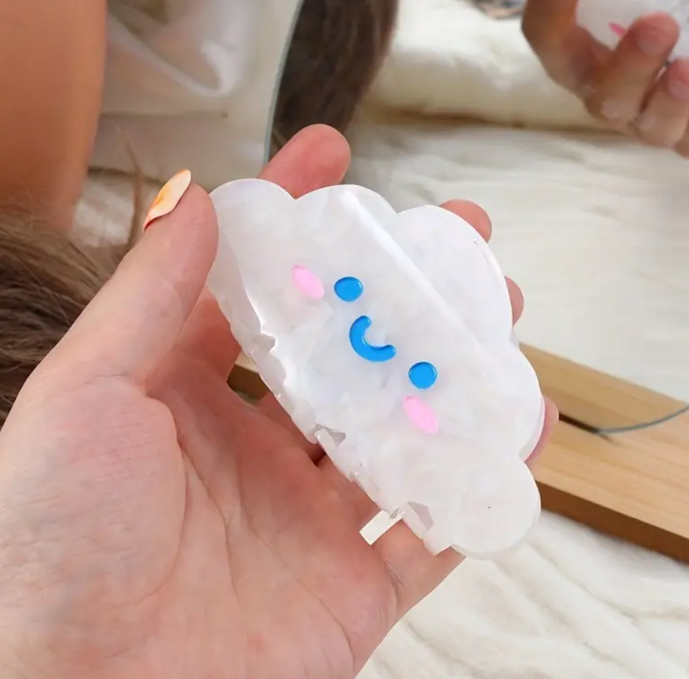 Happy Cloud Hair Claw