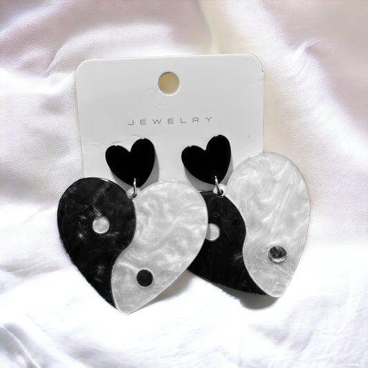 Yin & Yang Heart Earrings Black