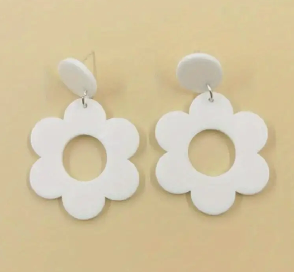 Flower Power Earrings White